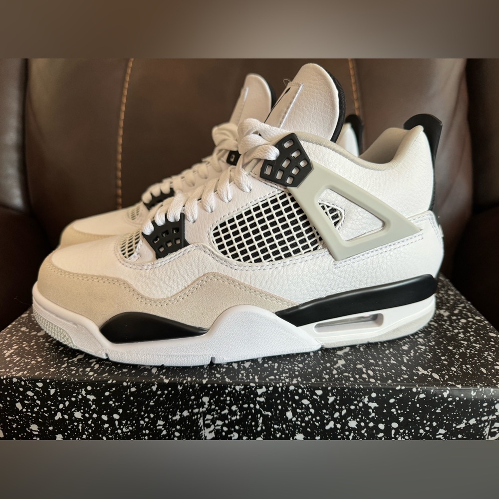 Air Jordan 4 Military Black